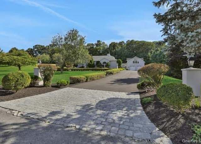 Property at 14 Far Horizons Dr, Newburgh, NY 12550, 3 beds, 4 baths