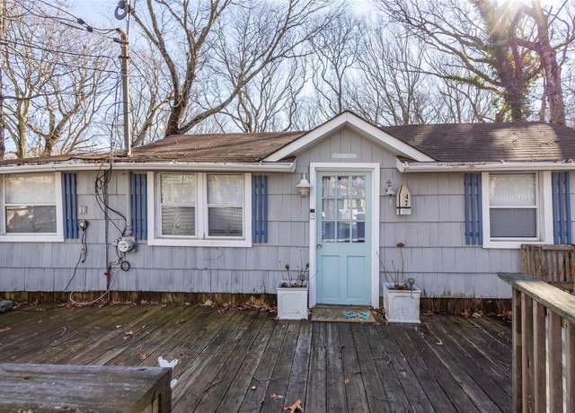 Property at 47 Woodcliff Trl, Baiting Hollow, NY 11933, 2 beds, 1 bath