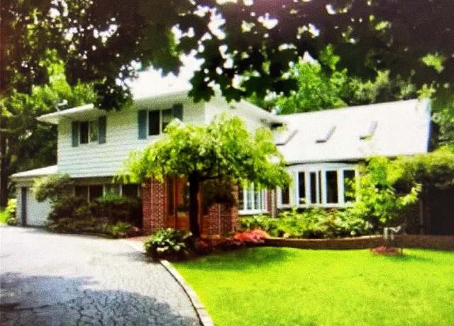Property at 71 Horace Harding Blvd, Great Neck, NY 11020, 8 beds, 3 baths