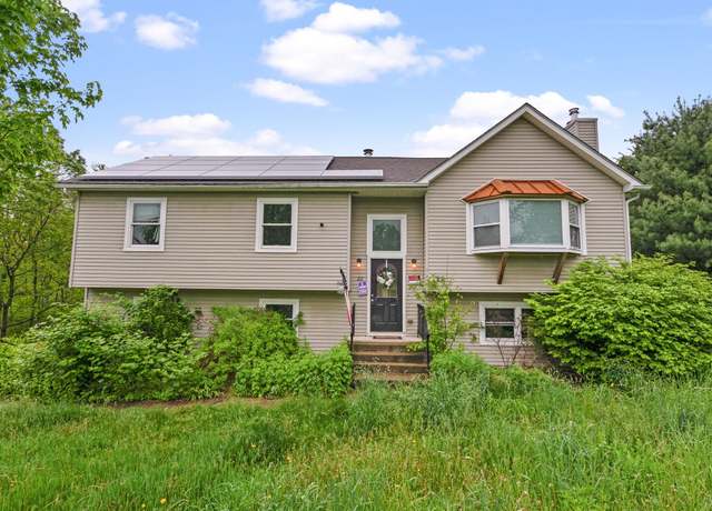 Property at 22 Rosio Ln, Modena, NY 12548, 3 beds, 3 baths