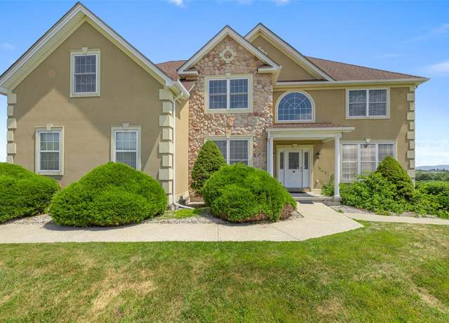 Property at 14 Burma Rd, Marlboro, NY 12542, 3 beds, 3 baths