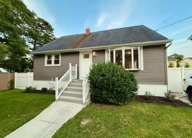 Property at 7 Beech St, Wyandanch, NY 11798, 5 beds, 3 baths