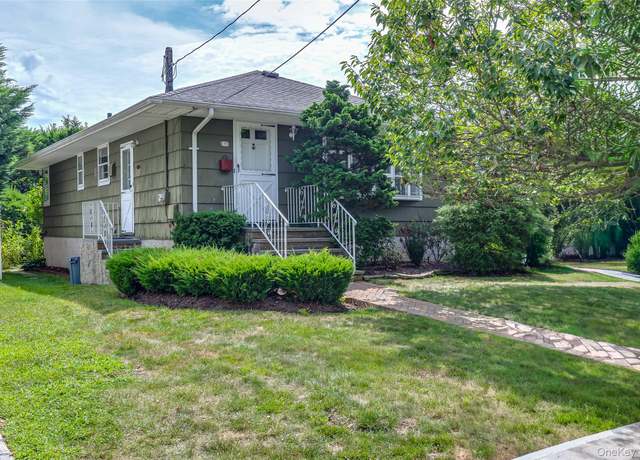 Property at 37 Hampton Blvd, Massapequa, NY 11758, 3 beds, 1 bath