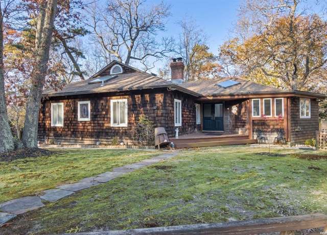 Property at 17 Overhill Rd, Shoreham, NY 11786, 3 beds, 2 baths