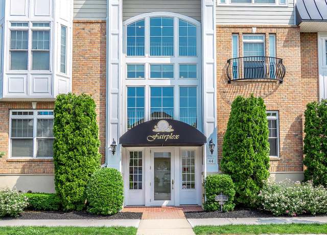Property at 100 Shady Ln #100, Westbury, NY 11590, 2 beds, 2 baths
