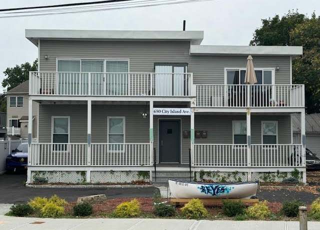 Property at 650 City Island Ave #4, Bronx, NY 10464, 6 beds, 4 baths