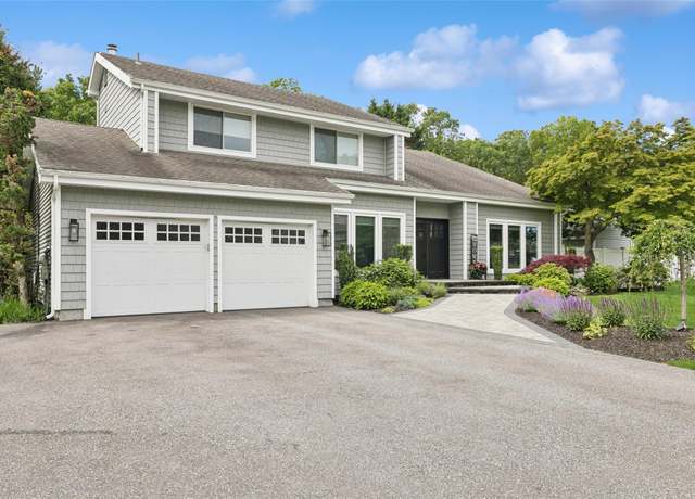 Property at 65 Timber Ridge Dr, Commack, NY 11725, 5 beds, 2.5 baths