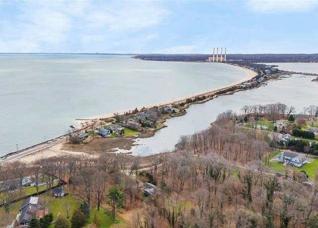 Property at 547 Asharoken Ave, Northport, NY 11768, 3 beds, 2 baths
