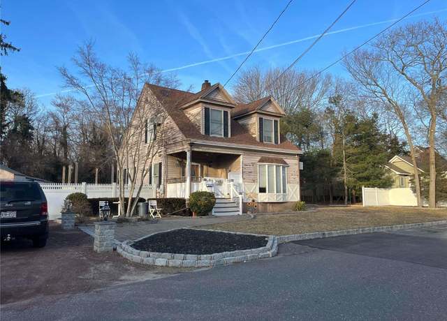 Property at 5 Vera, Patchogue, NY 11772, 3 beds, 2 baths