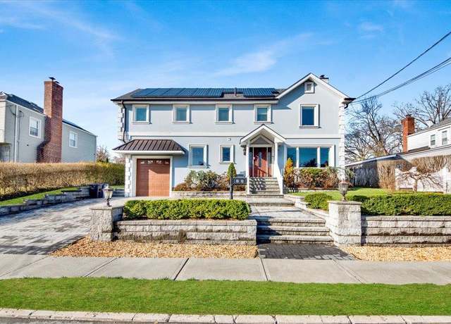 Property at 28 Inwood St, Yonkers, NY 10704, 4 beds, 2.5 baths