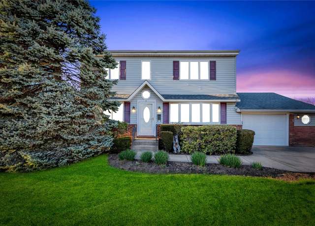 Property at 2 Washington Ave, Hicksville, NY 11801, 5 beds, 3 baths