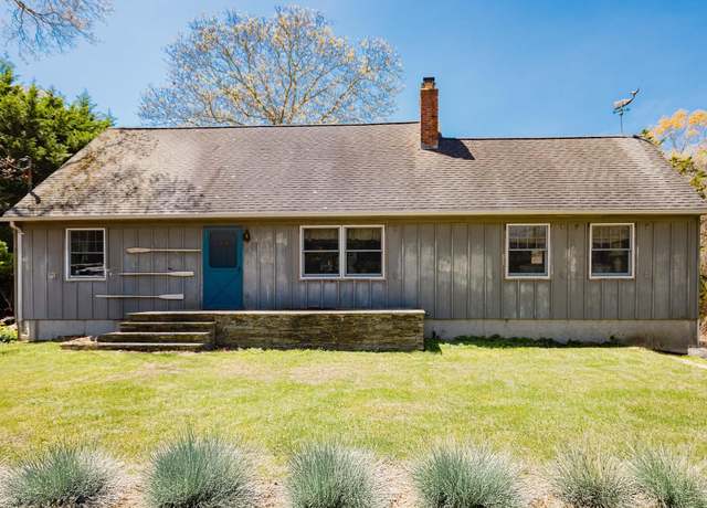 Property at 75 Squiretown Rd, Hampton Bays, NY 11946, 4 beds, 2 baths