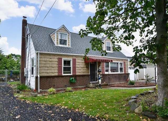 Property at 70 Islip Ave, Islip, NY 11751, 4 beds, 2 baths
