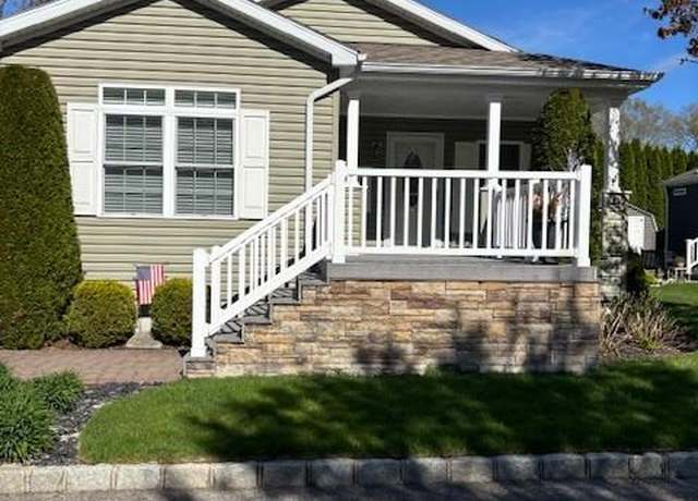 Property at 1661-543 Old Country Rd #543, Riverhead, NY 11901, 2 beds, 2 baths