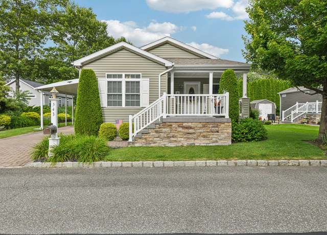 Property at 1661 Old Country Rd #543, Riverhead, NY 11901, 2 beds, 2 baths