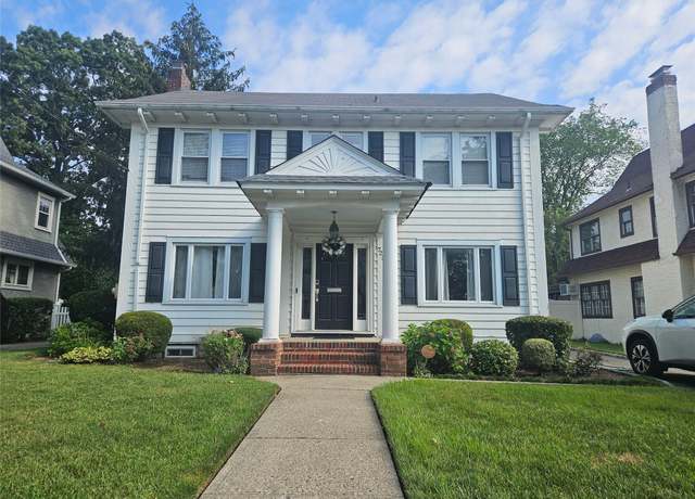 Property at 723 William St, North Baldwin, NY 11510, 3 beds, 2 baths