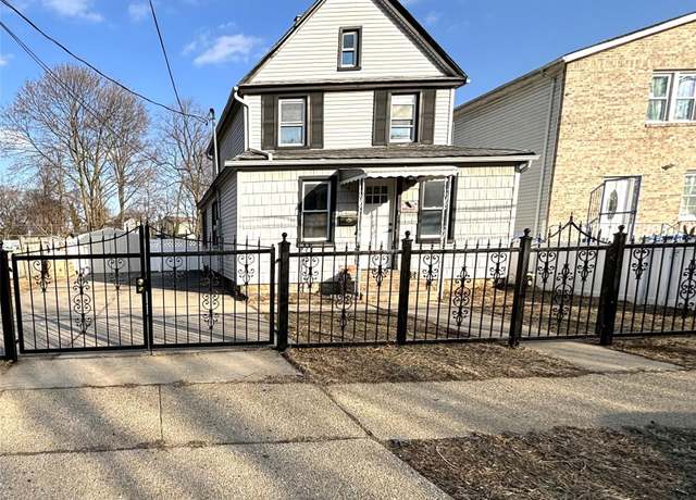 Property at 82 Laurel Ave, Hempstead, NY 11550, 4 beds, 2 baths