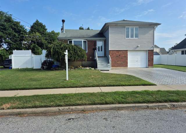 Property at 1111 Steele Blvd, Baldwin, NY 11510, 3 beds, 2 baths