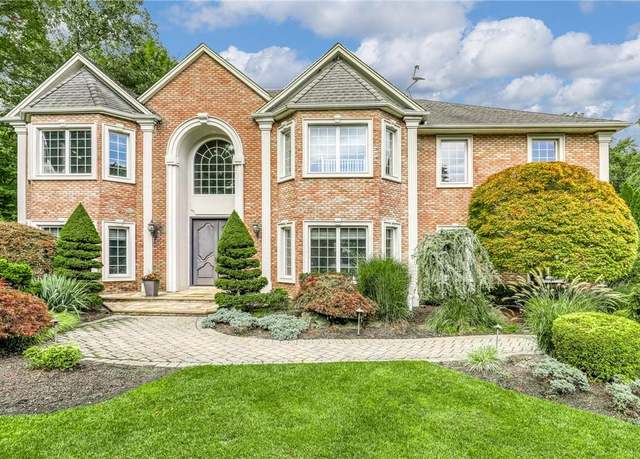 Property at 8 Van Winkle Rd, Monsey, NY 10952, 8 beds, 6 baths