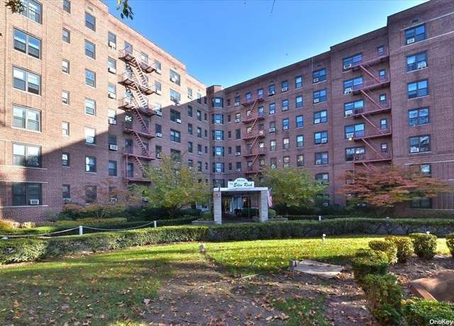 Property at 84-01 Main St #123, Briarwood, NY 11435, 1 bed, 1 bath