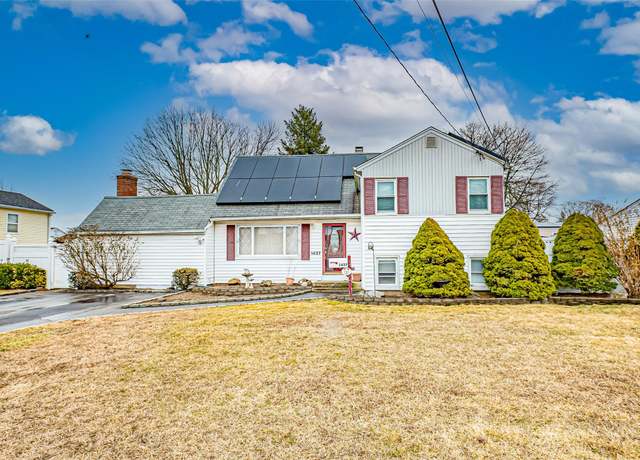 Property at 1437 Lincoln Blvd, Bay Shore, NY 11706, 3 beds, 2 baths