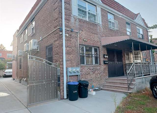 Property at 61-40 148th St, Flushing, NY 11367, 7 beds, 5 baths
