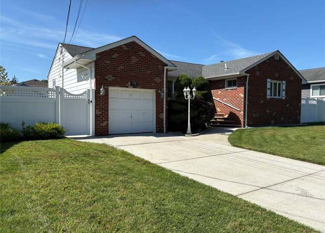 Property at 176 N Elm St, Massapequa, NY 11758, 4 beds, 1.5 baths