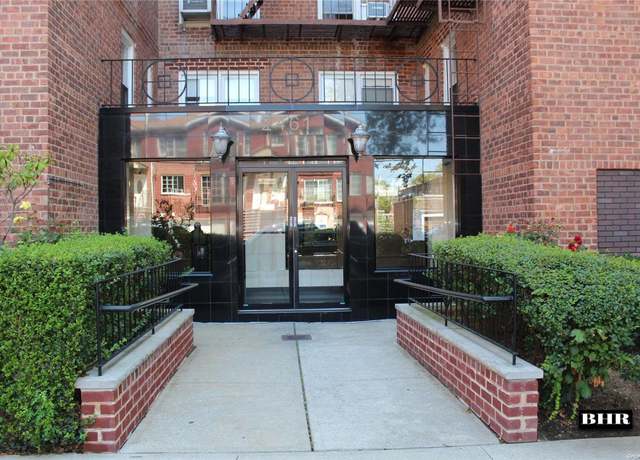 Property at 2461 E 29th St Unit 6M, Brooklyn, NY 11235, 3 beds, 1 bath