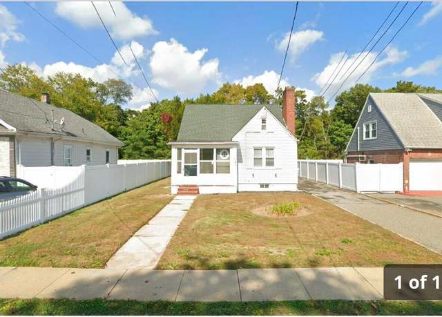 Property at 181 East Clinton Ave, Roosevelt, NY 11575, 3 beds, 1 bath