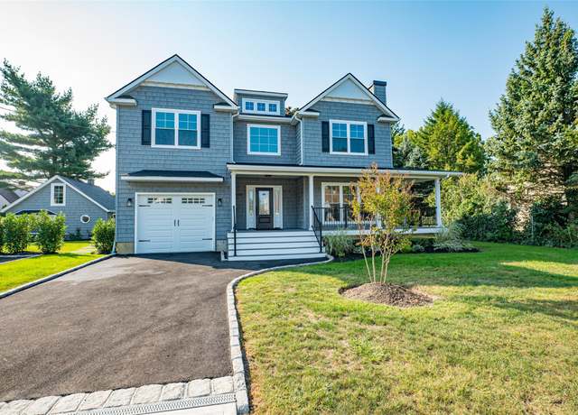 Property at 100 Root Ave, Islip, NY 11751, 4 beds, 2.5 baths