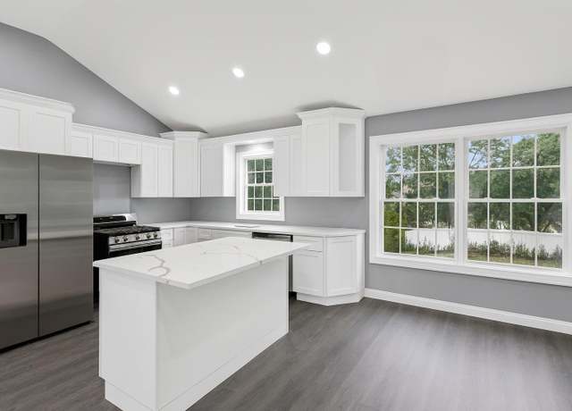 Property at 26 Gabon Ln, Coram, NY 11727, 6 beds, 4 baths