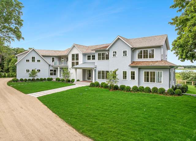 Property at 551 Main St, Quiogue, NY 11978, 8 beds, 9.5 baths