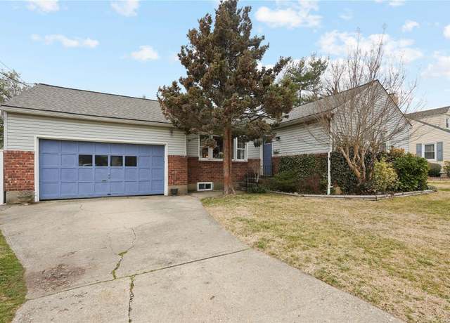 Property at 27 W Woodbine Dr, Freeport, NY 11520, 3 beds, 1.5 baths