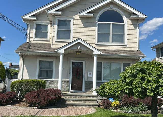 Property at 850 First Ave, Franklin Square, NY 11010, 5 beds, 2 baths
