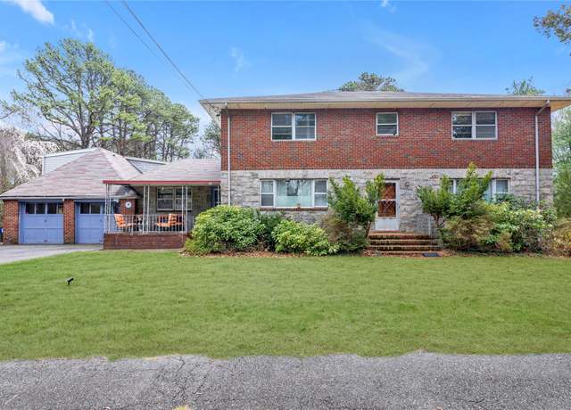 Property at 420 Old Country Rd, Melville, NY 11747, 8 beds, 4.5 baths