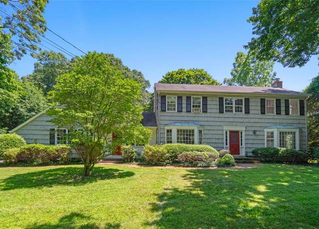 Property at 6 Beardsley Ln, Lloyd Harbor, NY 11743, 5 beds, 2.5 baths