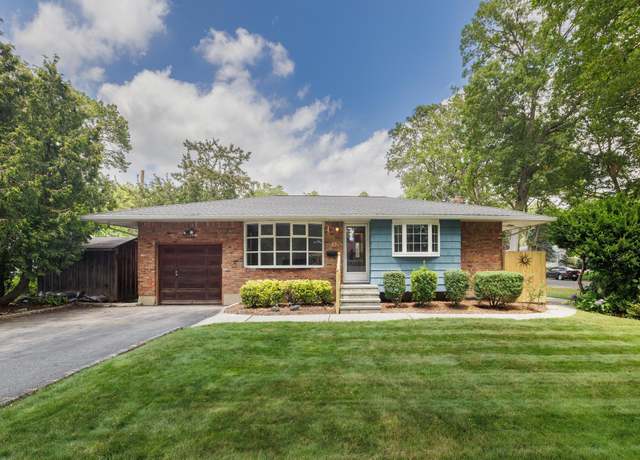 Property at 13 Pebble Ln, Huntington Station, NY 11746, 3 beds, 1 bath