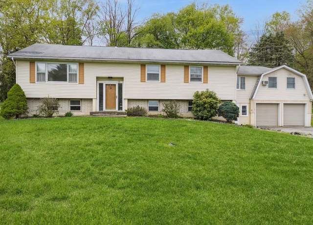 Property at 13 Berry Rd, Marlboro, NY 12542, 4 beds, 4.5 baths