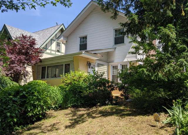 Property at 115 82nd Rd, Kew Gardens, NY 11415, 3 beds, 3.5 baths