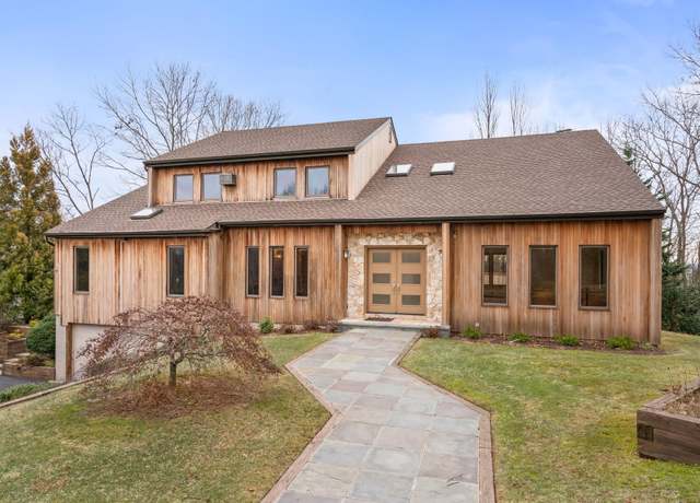 Property at 9 Talburn Ln, Dix Hills, NY 11746, 6 beds, 3 baths
