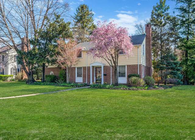 Property at 1 Prospect Ave, Garden City, NY 11530, 4 beds, 2.5 baths