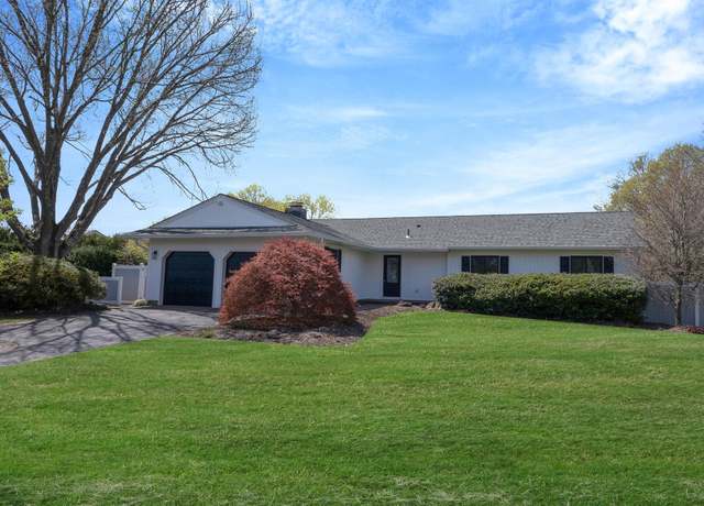 Property at 5 Columbus Dr, Huntington Station, NY 11746, 3 beds, 3 baths