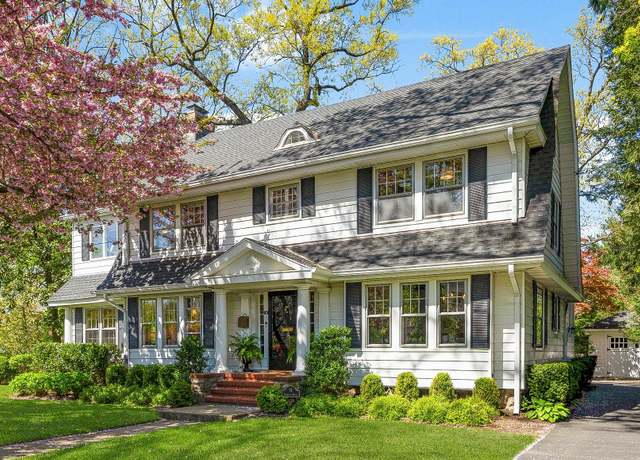 Property at 11 Benedict Pl, Pelham, NY 10803, 4 beds, 3.5 baths