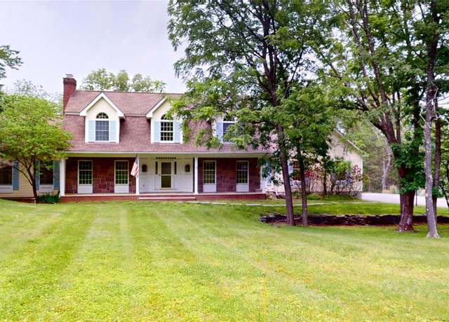 Property at 11 Hidden Meadow Rd, Warwick, NY 10990, 4 beds, 3.5 baths