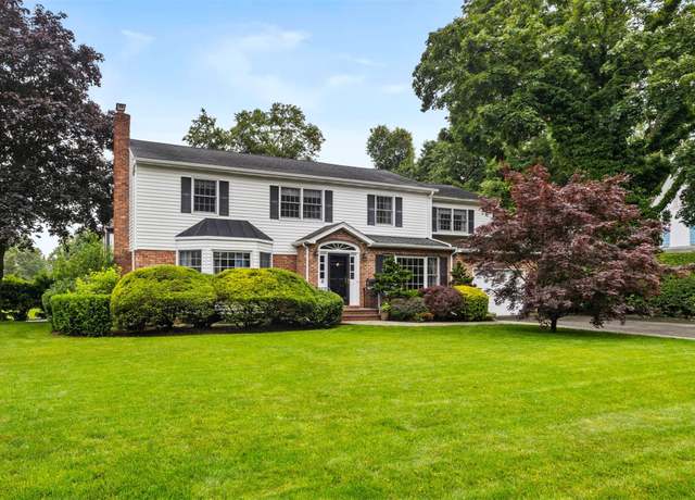 Property at 42 Locust St, Garden City, NY 11530, 5 beds, 2.5 baths