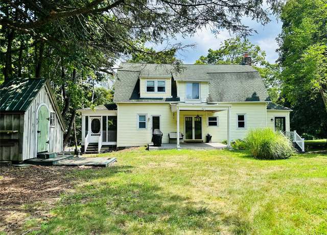 Property at 259 Cedar Cliff Rd, Monroe, NY 10950, 4 beds, 3 baths