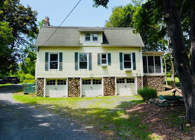 Property at 259 Cedar Cliff Rd, Monroe, NY 10950, 4 beds, 3 baths