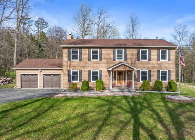 Property at 108 Wilkins Rd, Pine Bush, NY 12566, 4 beds, 2.5 baths