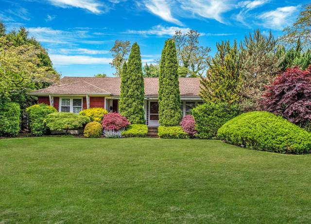 Property at 891 Pondview Rd, Riverhead, NY 11901, 3 beds, 1 bath