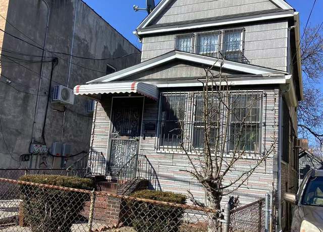 Property at 8621 59th Ave, Elmhurst, NY 11373, 3 beds, 2.5 baths
